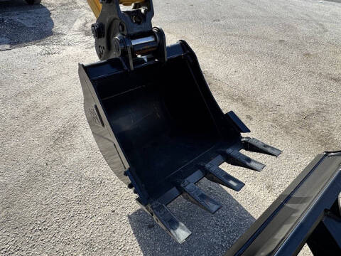 2025 Caterpillar 305.5 E2 CR