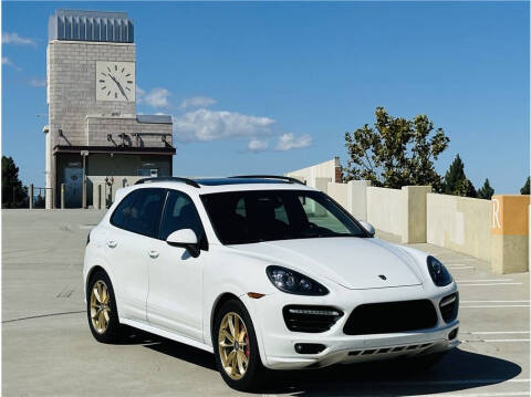 2013 Porsche Cayenne GTS