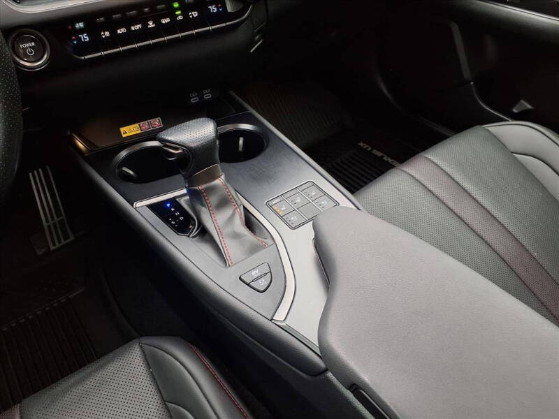 2023 Lexus UX 250h F SPORT Handling