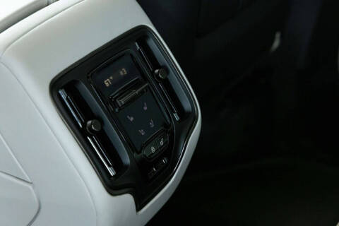 2025 Aston Martin DBX 707