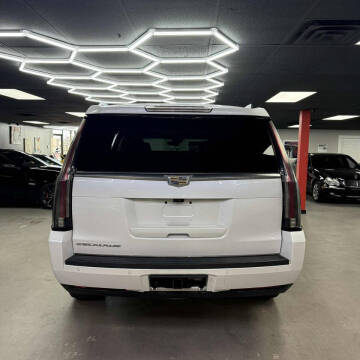 2017 Cadillac Escalade Luxury