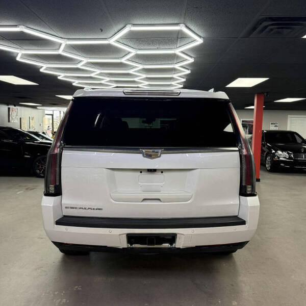 2017 Cadillac Escalade Luxury