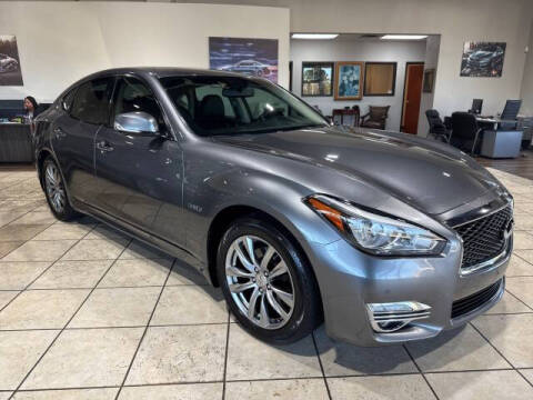2016 Infiniti Q70 Hybrid