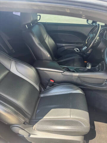 2015 Dodge Challenger SXT Plus