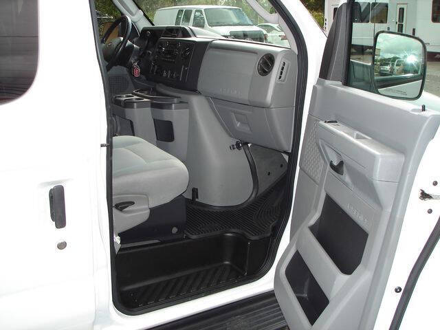 2009 Ford E-Series E-350 SD XLT