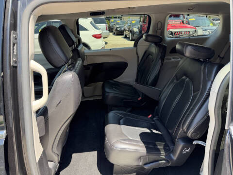 2022 Chrysler Pacifica Touring L