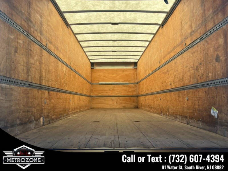 2012 Freightliner M2 106