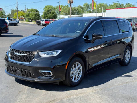 2025 Chrysler Pacifica Select