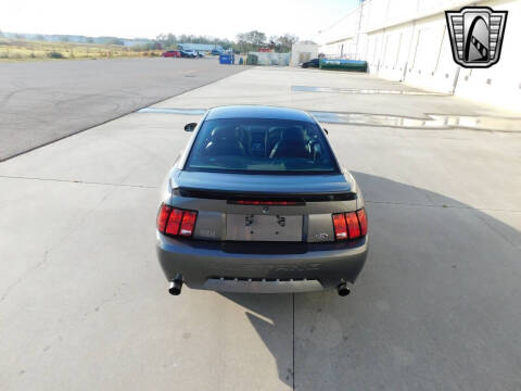 2004 Ford Mustang Mach 1 Premium