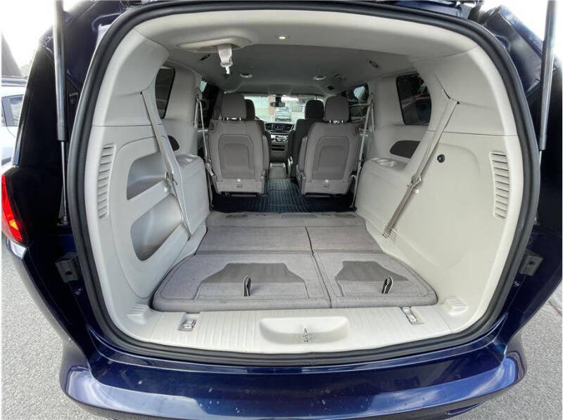 2017 Chrysler Pacifica LX