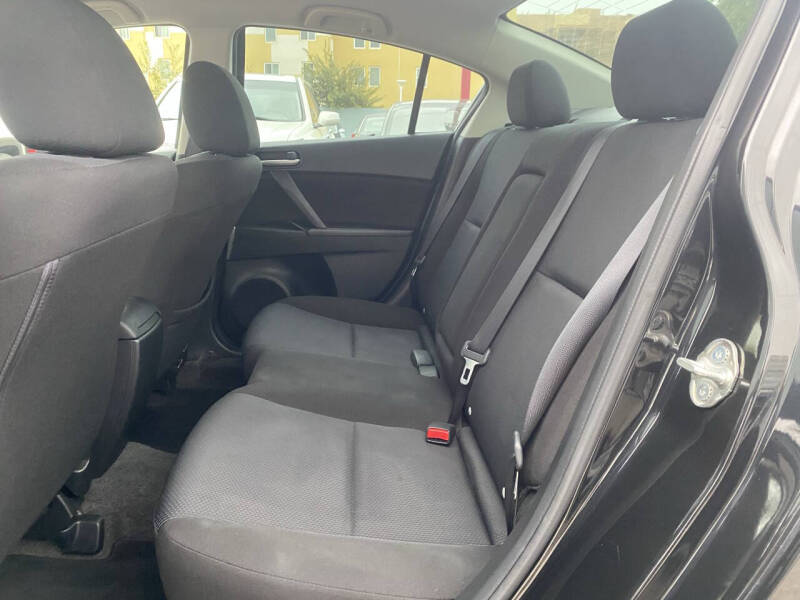 2010 Mazda MAZDA3 i Touring