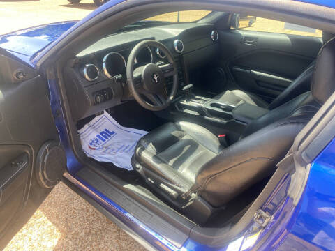 2005 Ford Mustang V6 Deluxe