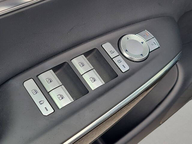 2025 Genesis GV70 2.5T Standard