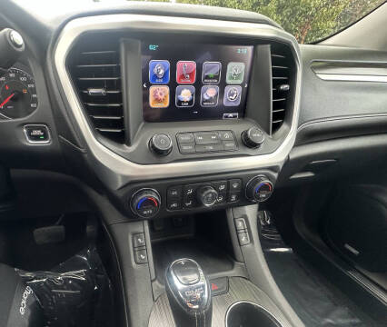 2017 GMC Acadia SLT-1