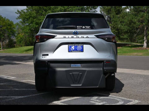 2025 Toyota Sienna LE 8-Passenger