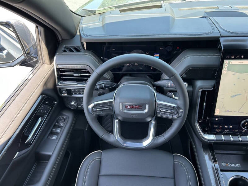 2025 GMC Yukon Elevation
