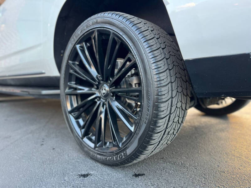 2022 Cadillac Escalade ESV Luxury