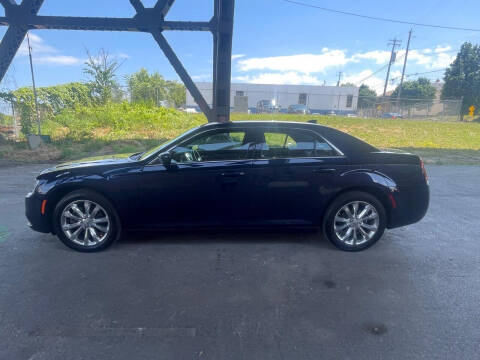 2016 Chrysler 300 for sale at Sphinx Auto Sales LLC in Milwaukee WI
