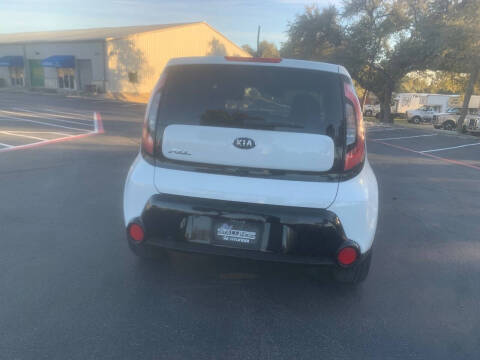 2016 Kia Soul +