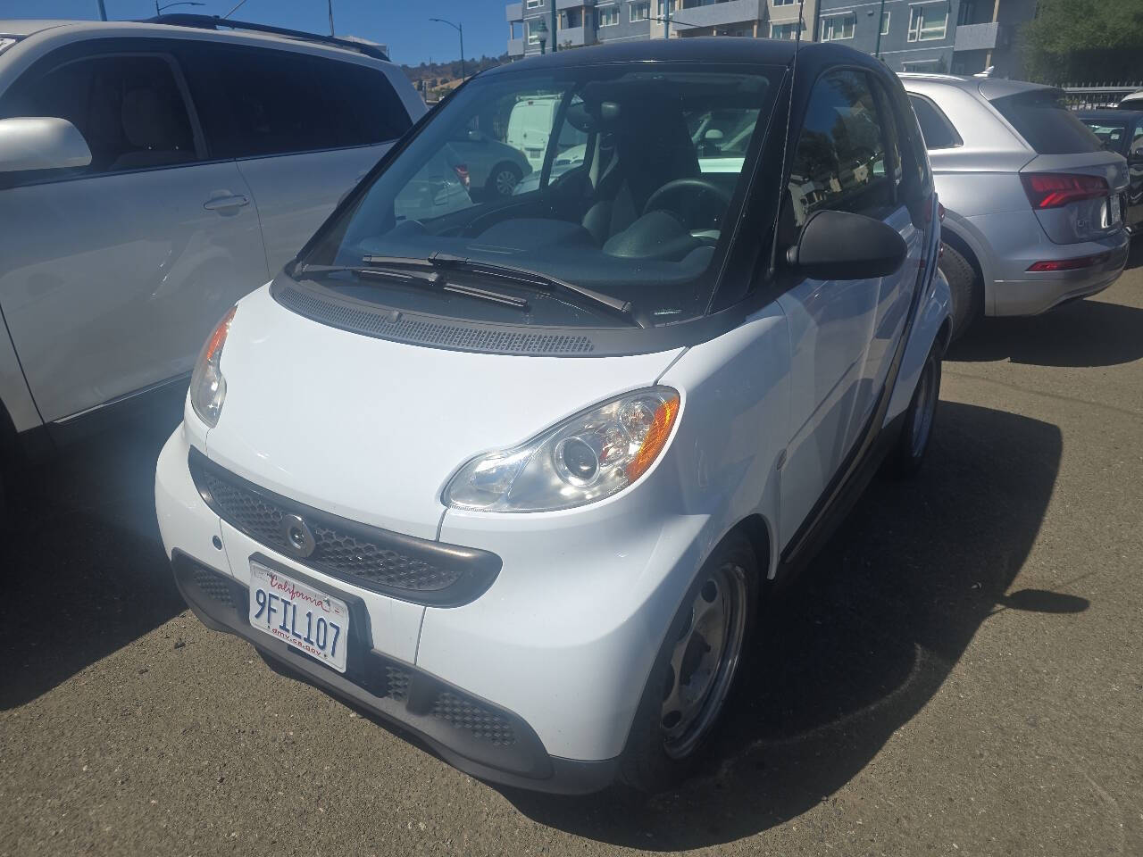 View vehicle photo 2