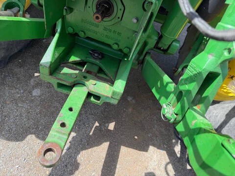 2015 John Deere 6135e