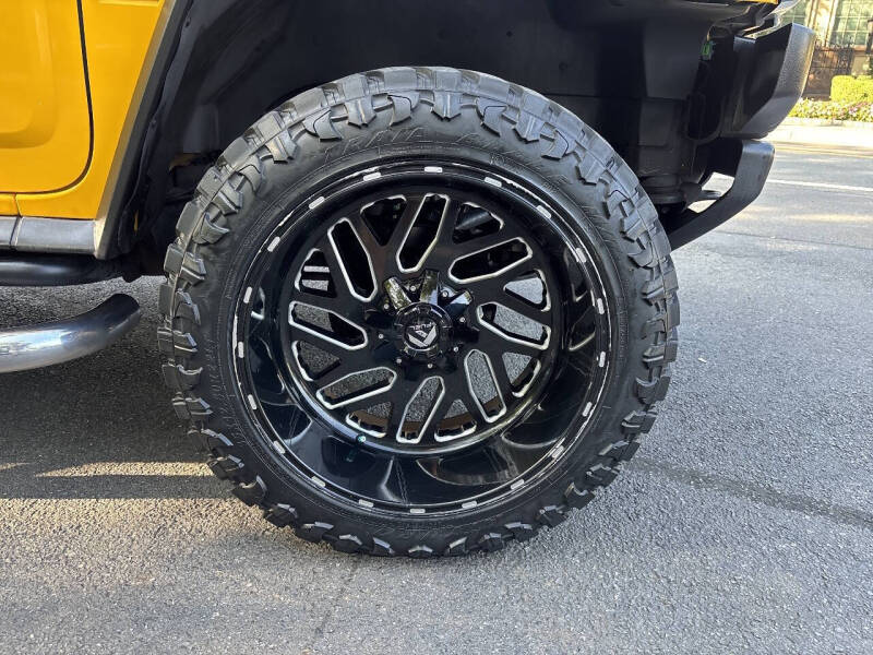 2005 HUMMER H2