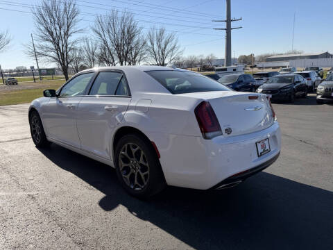 2018 Chrysler 300 S
