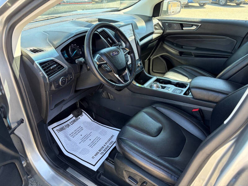 2022 Ford Edge Titanium