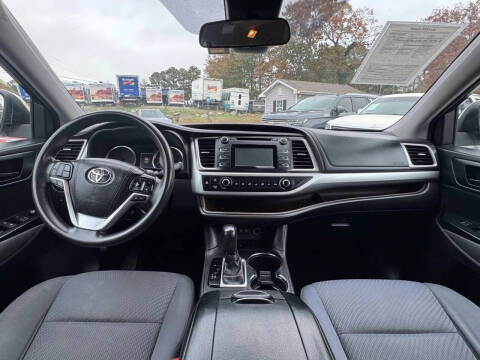 2017 Toyota Highlander LE