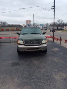 2001 Ford Expedition for sale at Double Take Auto Sales LLC in Dayton OH