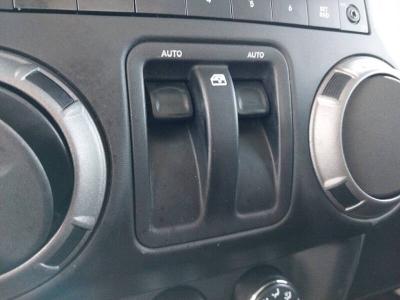 2017 Jeep Wrangler Willys Wheeler