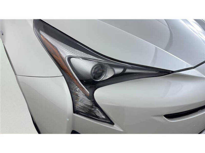 2017 Toyota Prius Three