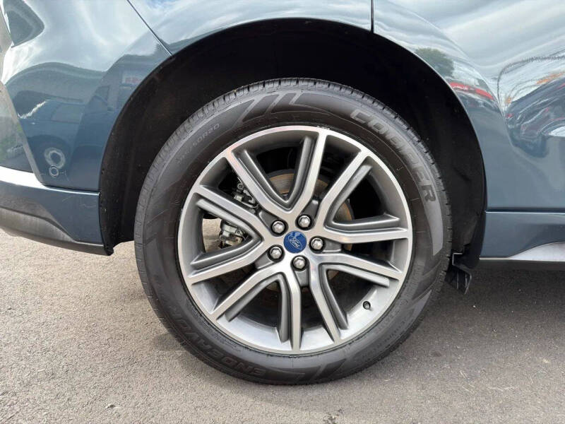 2019 Ford Edge Titanium