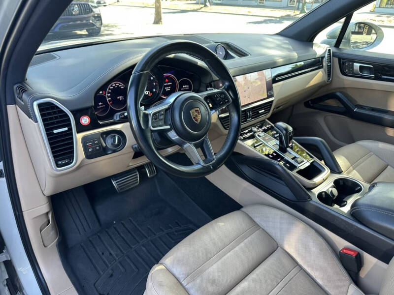 2023 Porsche Cayenne S