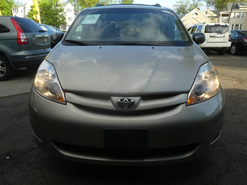 2007 Toyota Sienna LE 8-Passenger
