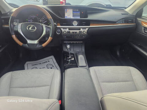 2013 Lexus ES 300h