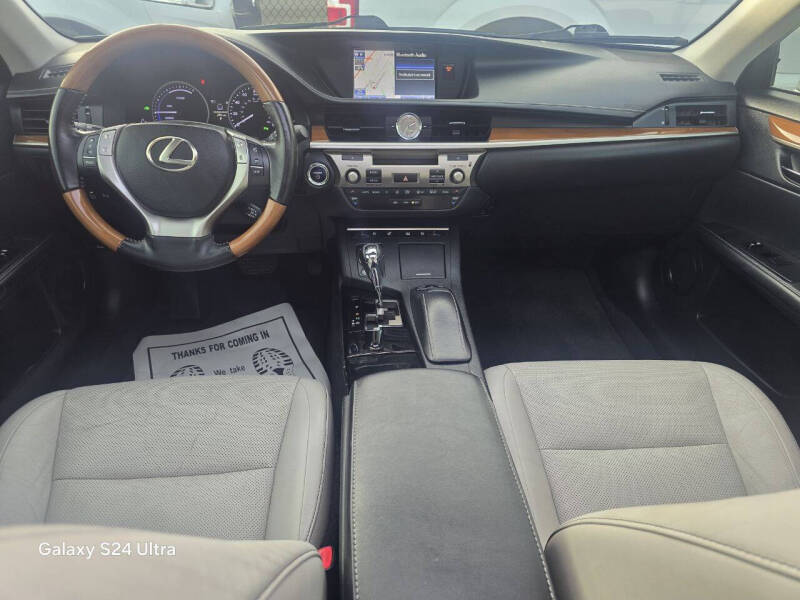 2013 Lexus ES 300h