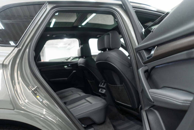 2024 Audi Q5 e quattro S line Prestg 55 TFSI