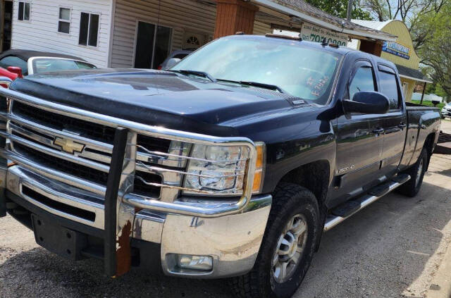 2008 Chevrolet Silverado 2500HD for sale at EMPORIUM MOTORS INC in Marseilles, IL