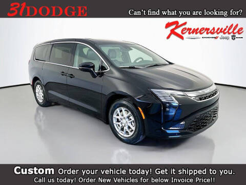 2027 Chrysler Pacifica Select