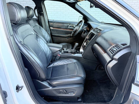 2017 Ford Explorer Platinum