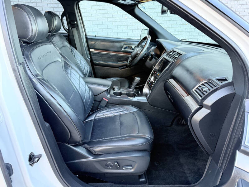 2017 Ford Explorer Platinum