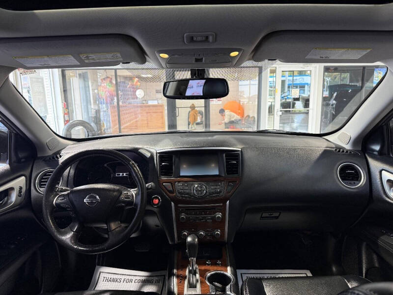 2020 Nissan Pathfinder Platinum