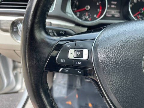 2016 Volkswagen Passat 1.8T SE