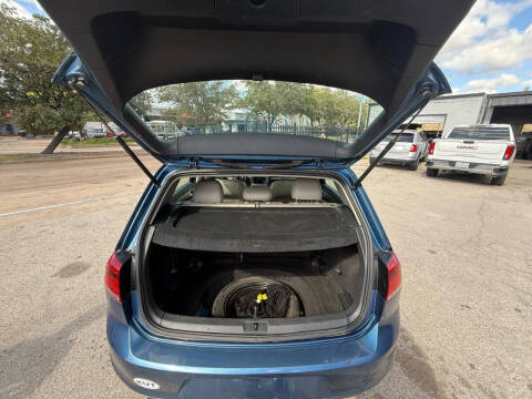 2017 Volkswagen Golf TSI Wolfsburg Edition