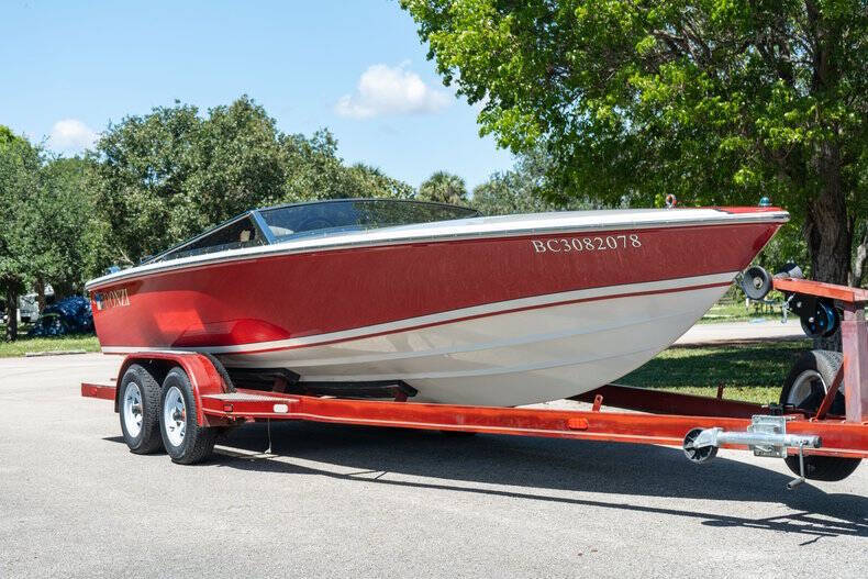 1994 Donzi Marine Classic 22