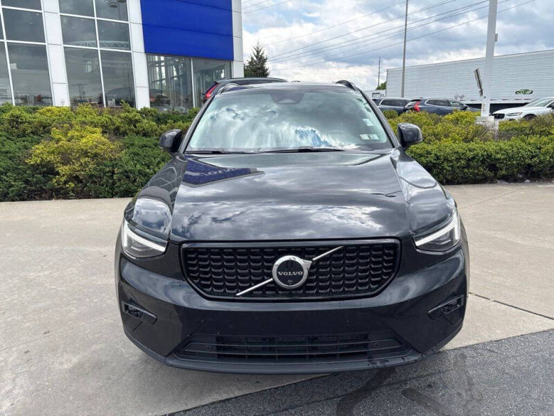 2026 Volvo XC40 B5 Plus