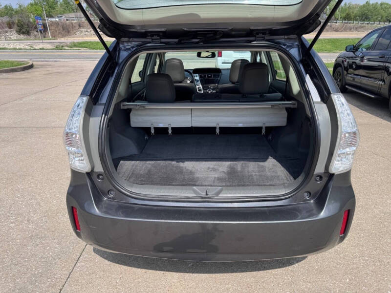 2013 Toyota Prius v Five