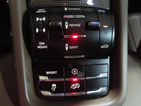 2014 Porsche Cayenne GTS
