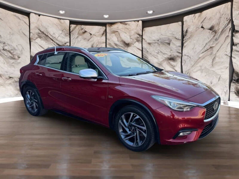 2017 Infiniti QX30 Premium